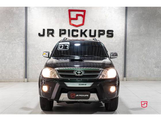 TOYOTA HILUX SW4 3.0 SRV 4X4 16V TURBO INTERCOOLER DIESEL 4P AUTOMÁTICO TOYOTA HILUX SW4 3.0 SRV 4X4 16V TURBO INTERCOOLER DIESEL 4P AUTOMÁTICO